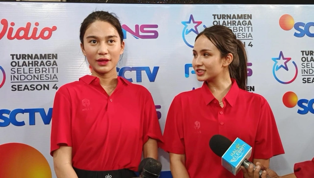 Azizah Salsha dan Angie Marcheria di GOR Rawamangun, Jakarta Timur. [FTNews/Raka]